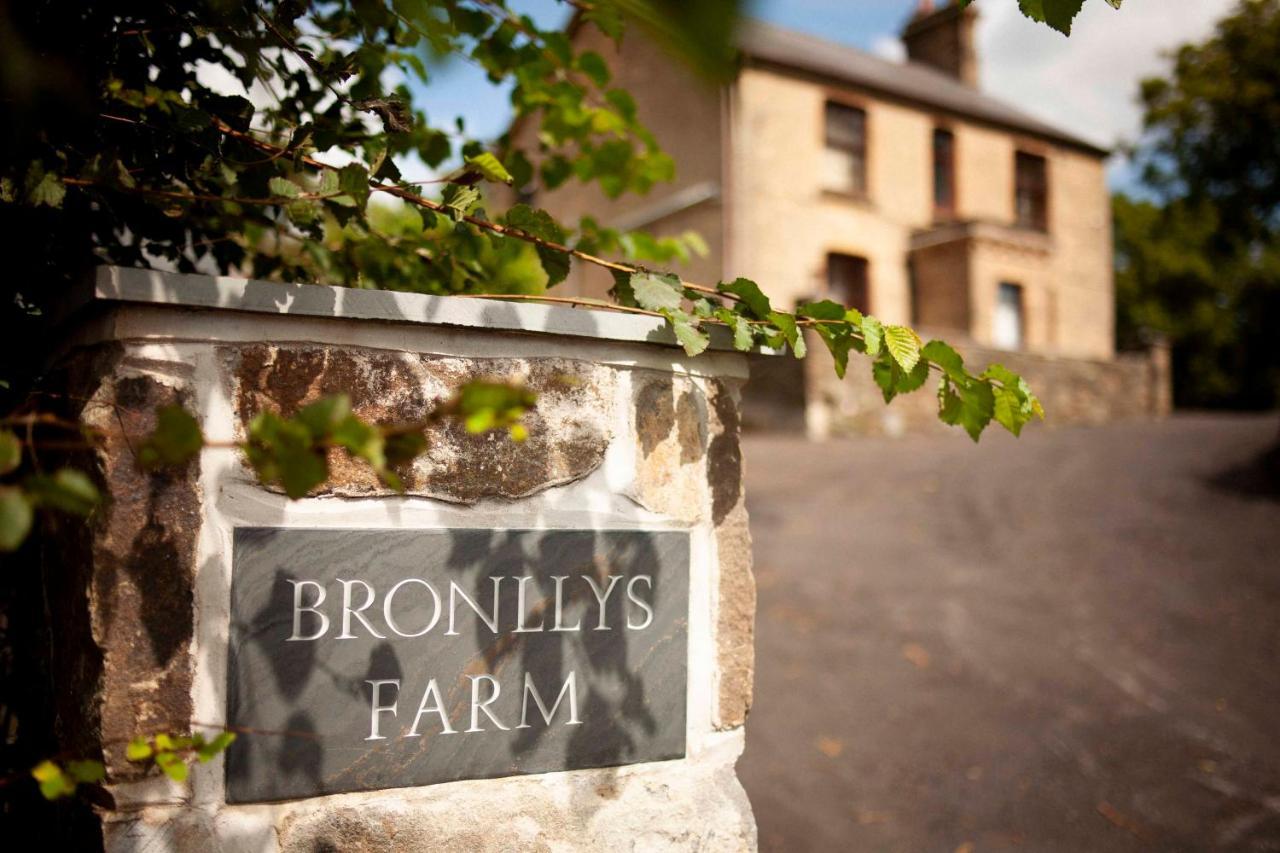 شقة Bronllys Farm Coastal Self-Catering لينيلي المظهر الخارجي الصورة