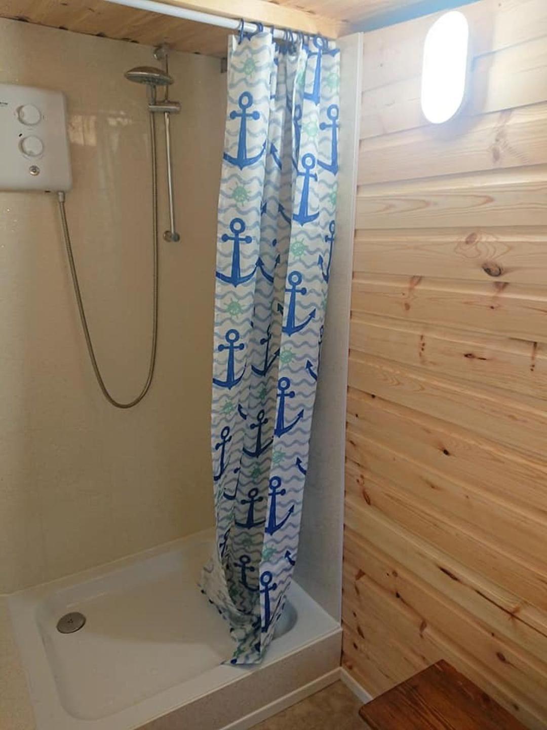شقة Bronllys Farm Coastal Self-Catering لينيلي الغرفة الصورة